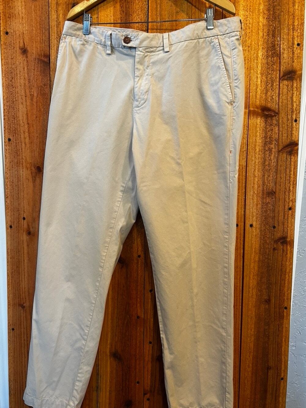 Tommy Bahama Men's Chino Pants Beige Khaki Flat Front 36X32 EUC 100% Cotton